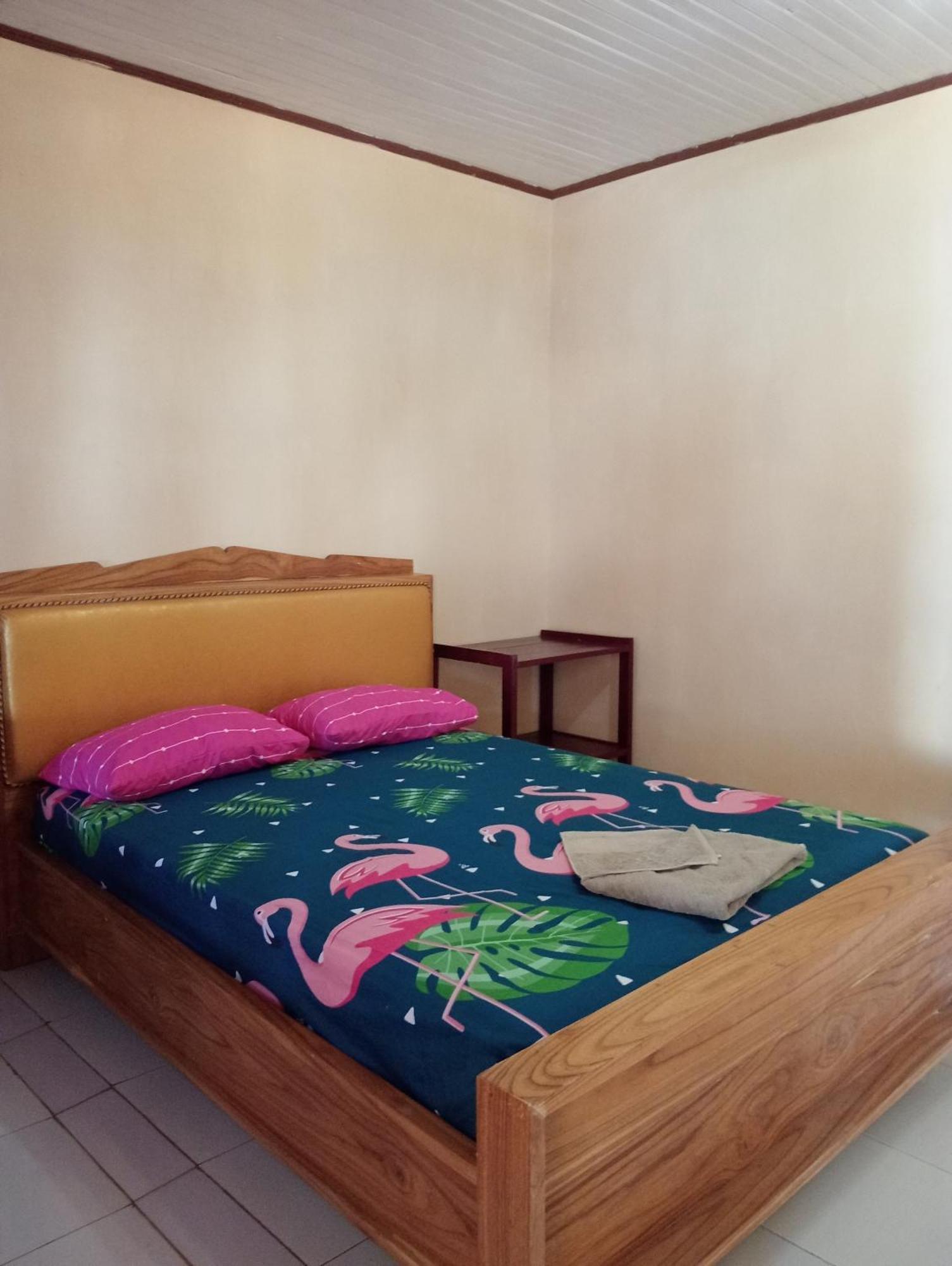 Mamalis Homestay Manado Exterior foto
