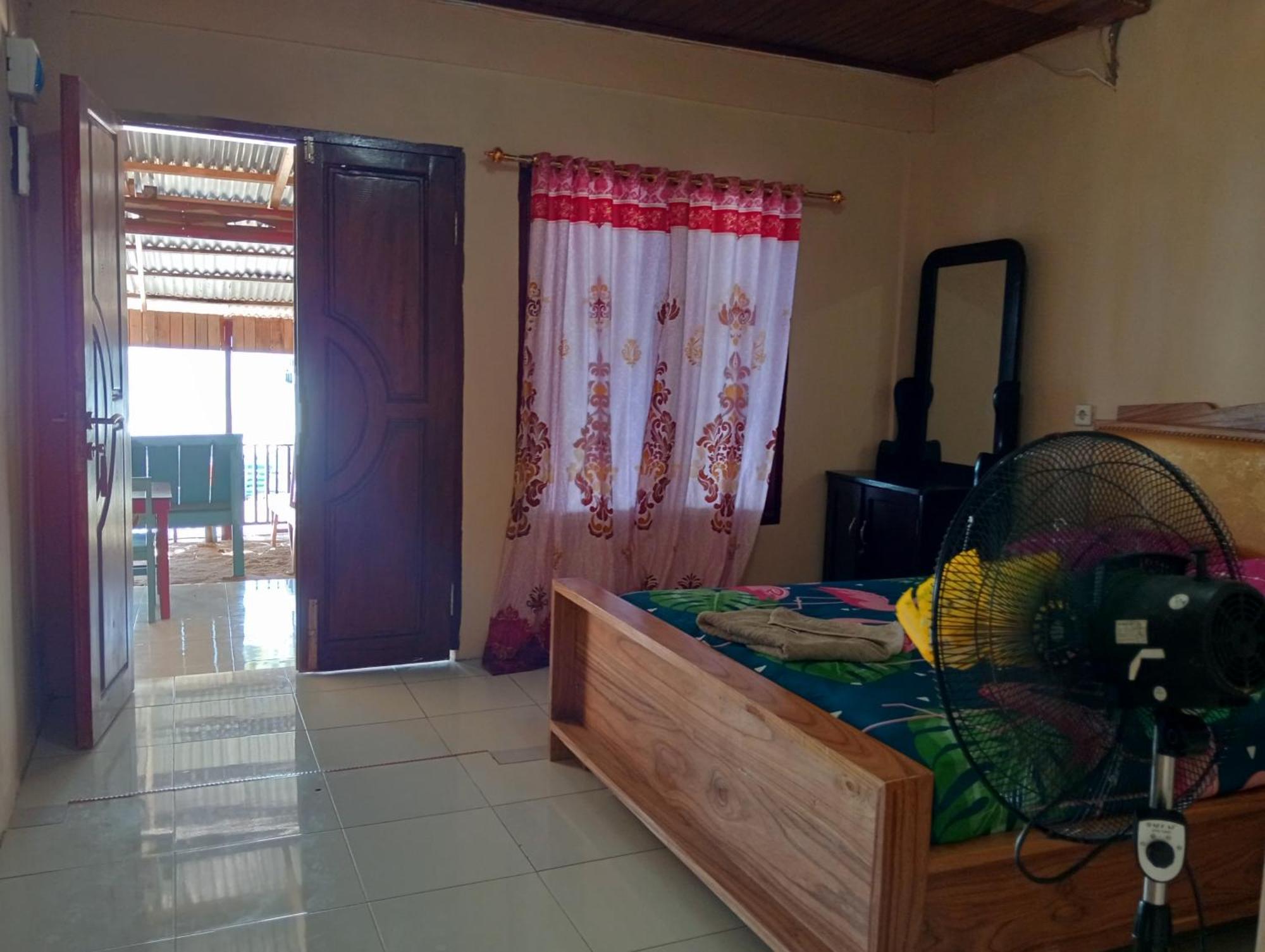Mamalis Homestay Manado Exterior foto