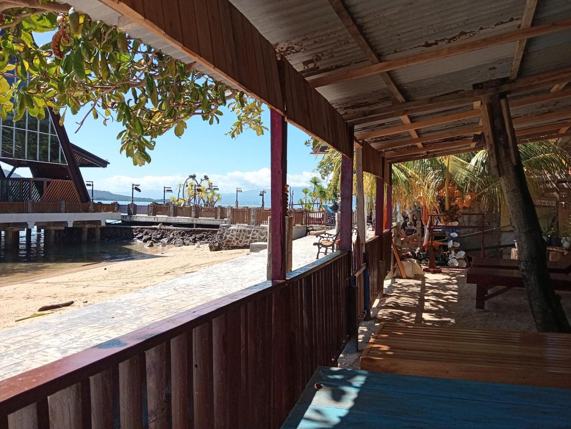 Mamalis Homestay Manado Exterior foto